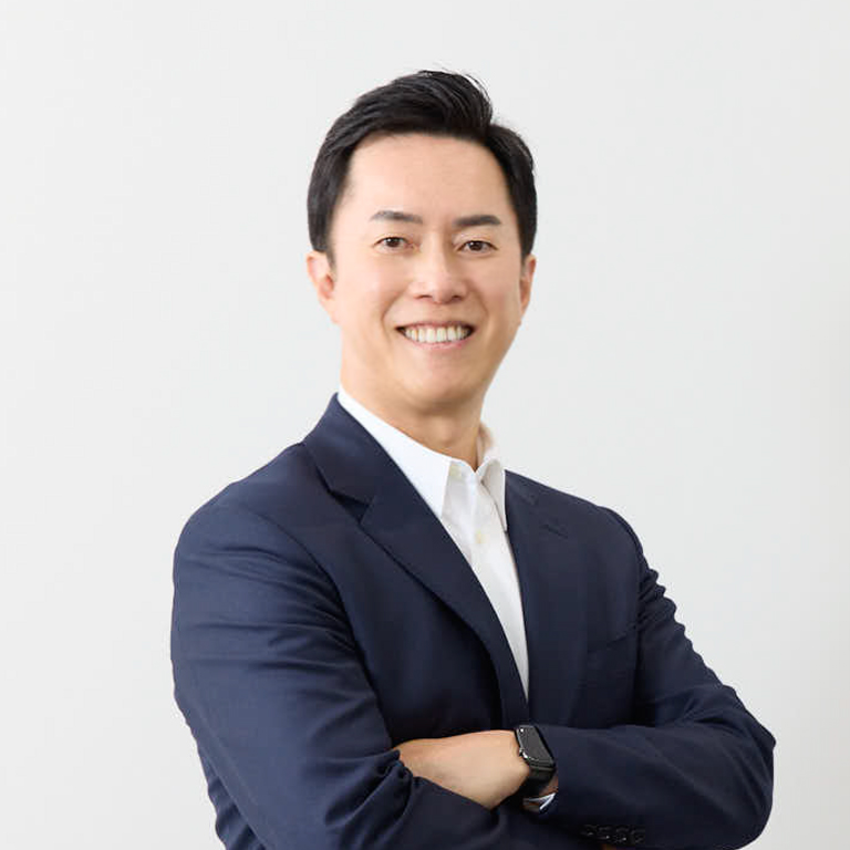 代表取締役社長 野坂英吾